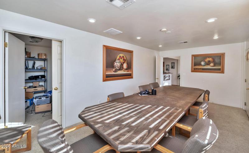 760 W Wickenburg Way-large-030-034-TOD73