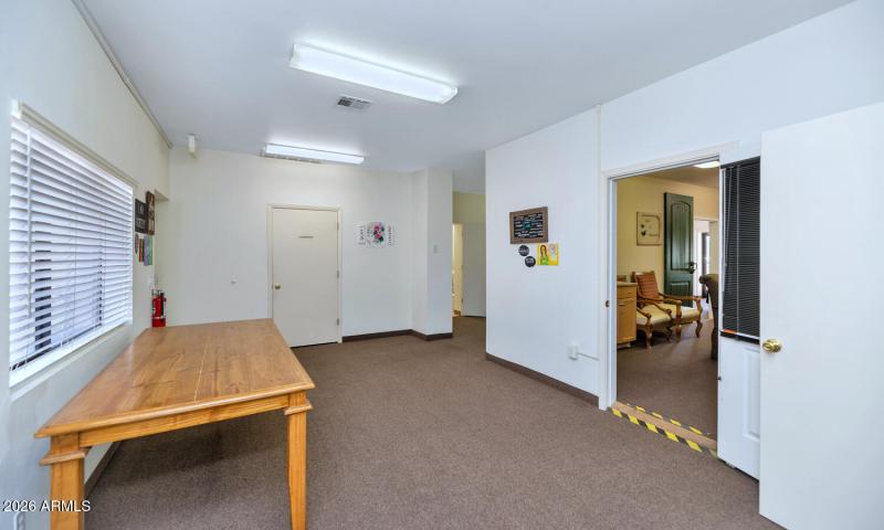 760 W Wickenburg Way-large-053-048-TOD73