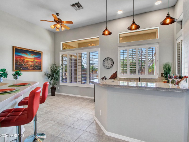 03-Kitchen-and-Wet-bar-(1)