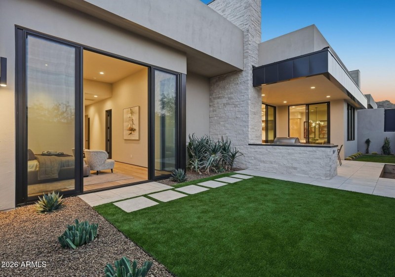 041_Primary WalkOut Patio