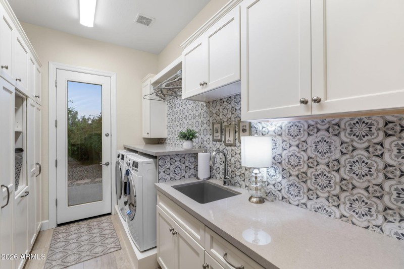 Laundry w/ Extra Storage