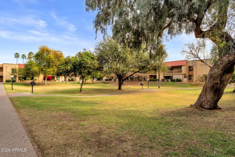 11-web-or-mls-8649-e-royal-palm-rd