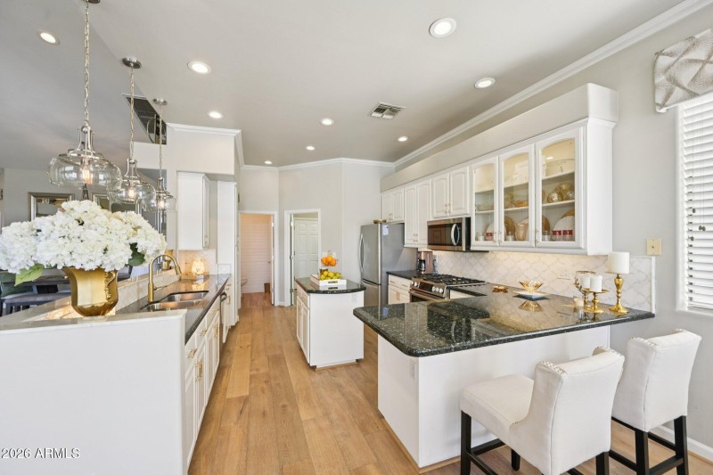 18-web-or-mls-N 56th Ave-S0502-018