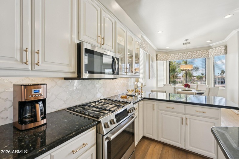 25-web-or-mls-N 56th Ave-S0502-025