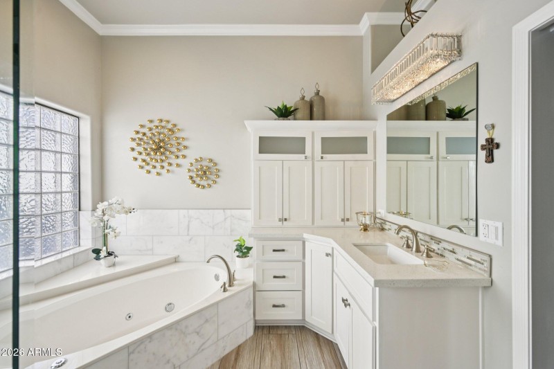 39-web-or-mls-N 56th Ave-S0502-039