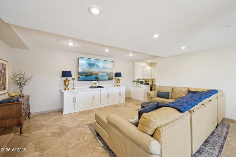 41-web-or-mls-N 56th Ave-S0502-041