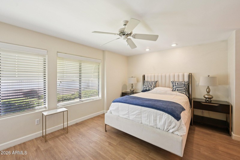 52-web-or-mls-N 56th Ave-S0502-052