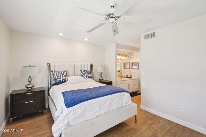 53-web-or-mls-N 56th Ave-S0502-053