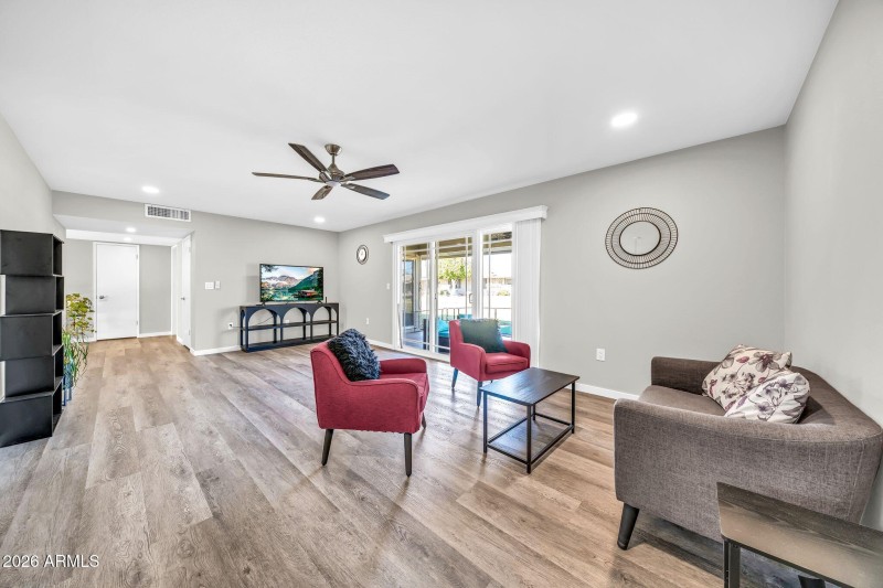 14633 N Boswell Blvd-11