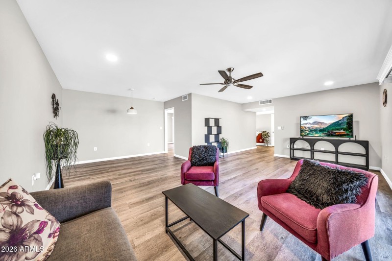 14633 N Boswell Blvd-12