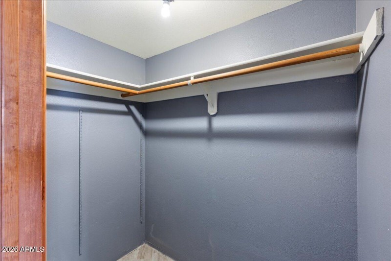 20-Guest Bedroom Closet