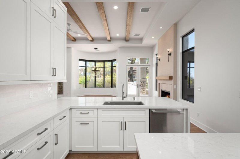 9280EThompsonPeakPkwy42-20