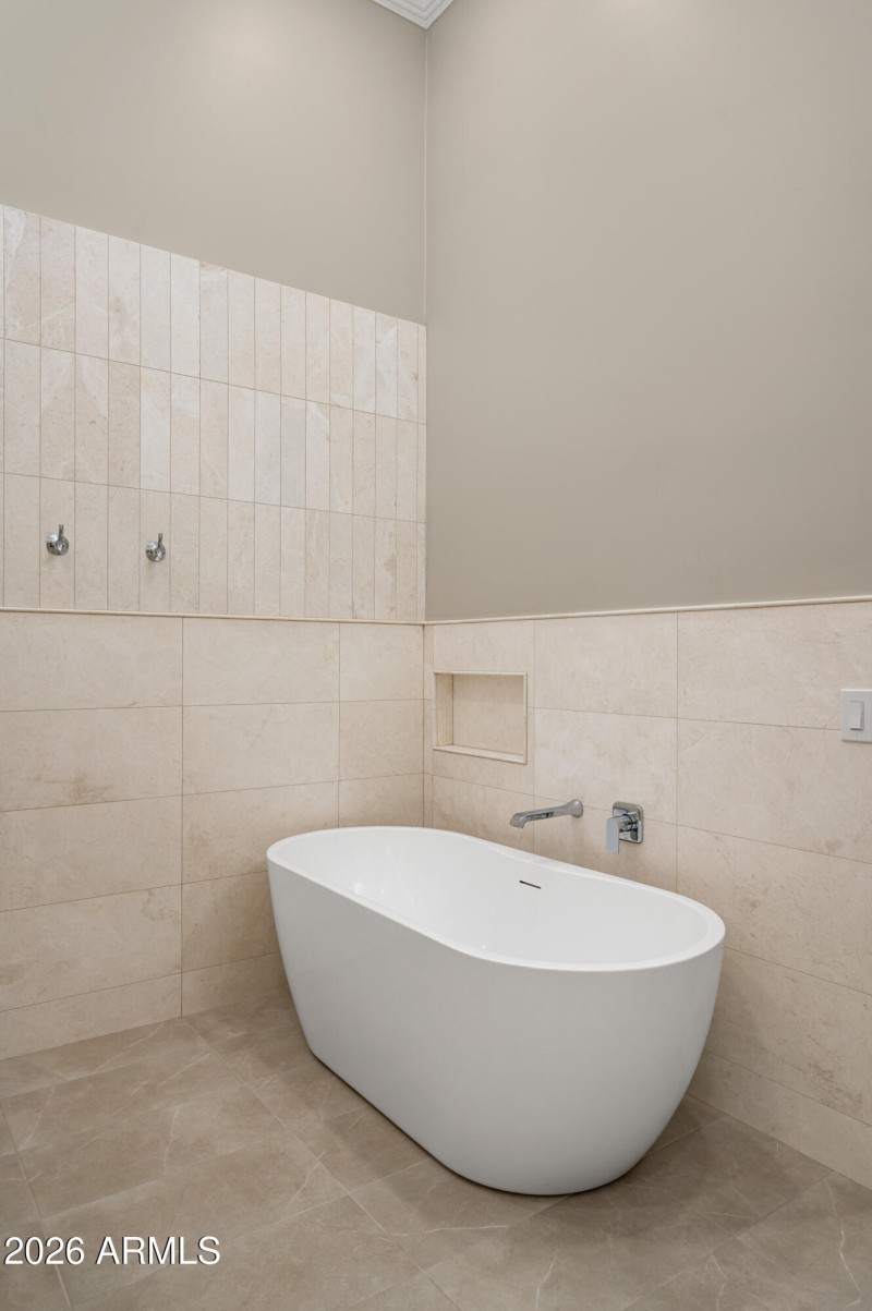 9280EThompsonPeakPkwy42-25