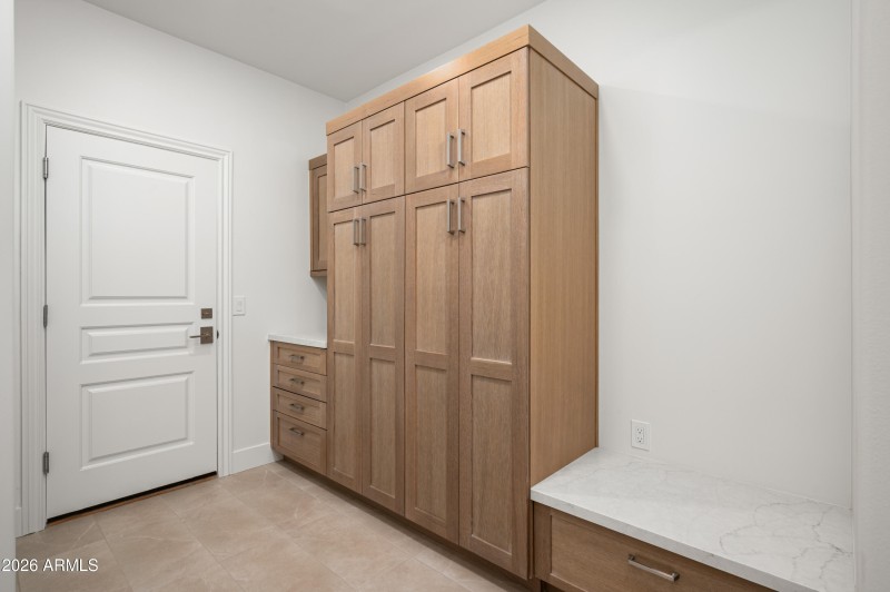 9280EThompsonPeakPkwy42-35