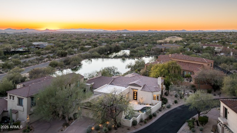 9280EThompsonPeakPkwy42-46