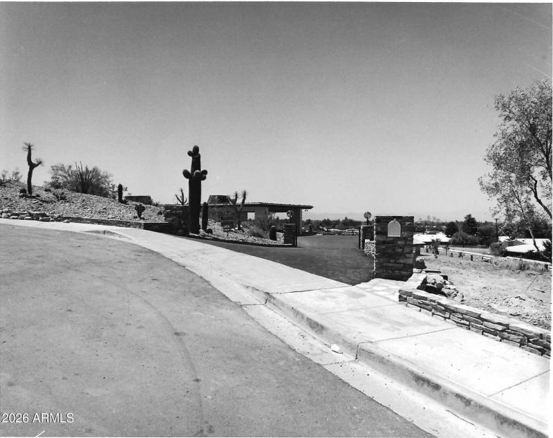 2141 E Palo Verde Front Entrance Close