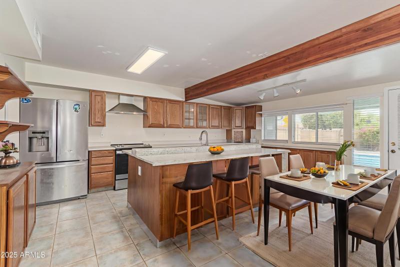 2300 E CONCORDA Dr - Kitchen