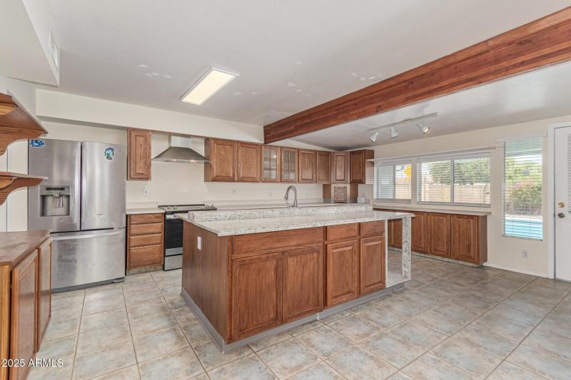 2300 E CONCORDA Dr - Kitchen