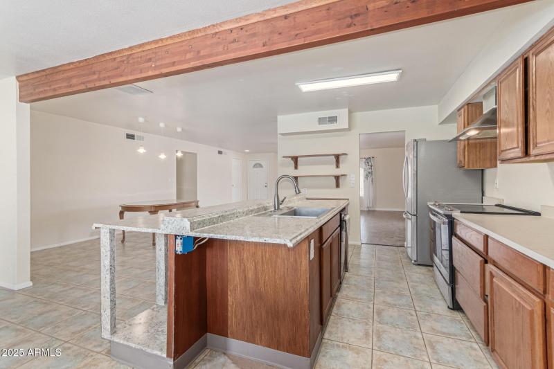 2300 E CONCORDA Dr - Kitchen