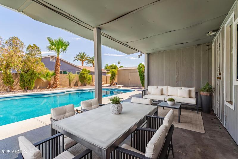 2300 E CONCORDA DR - Poolside Patio