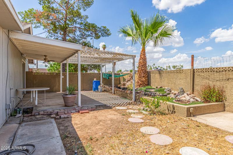 2300 E CONCORDA DR - Ouside Patios