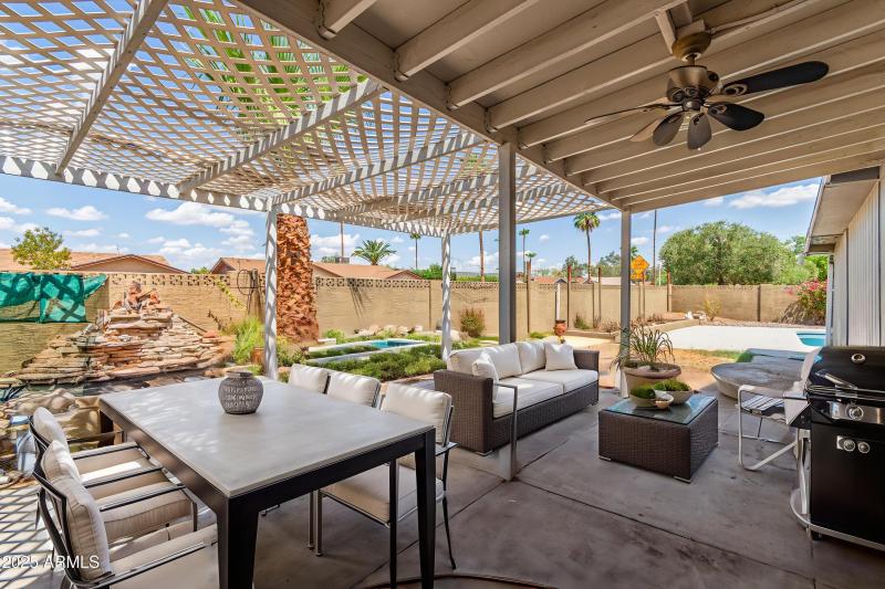 2300 E CONCORDA DR - Poolside Patio