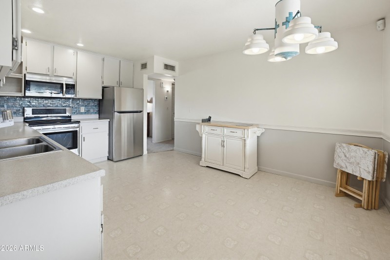 3321 W Greenway Rd-10