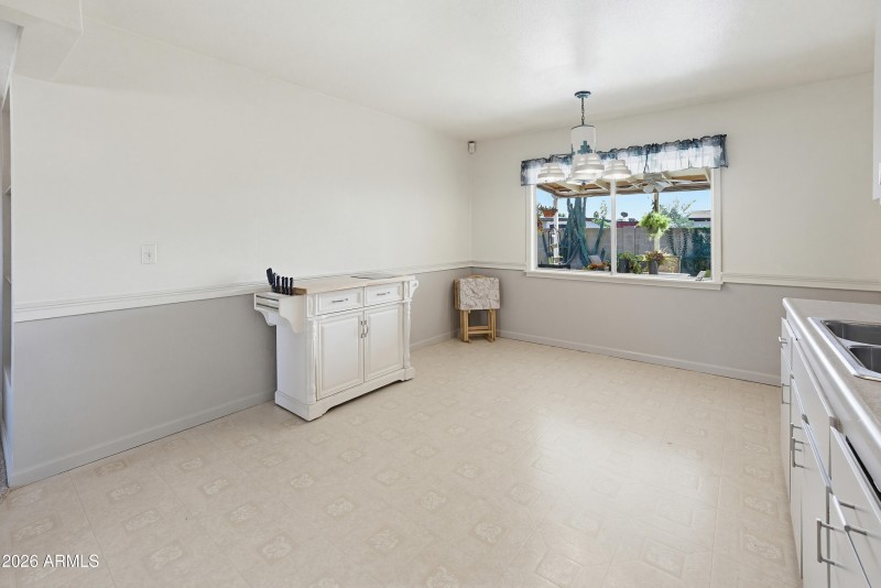 3321 W Greenway Rd-12