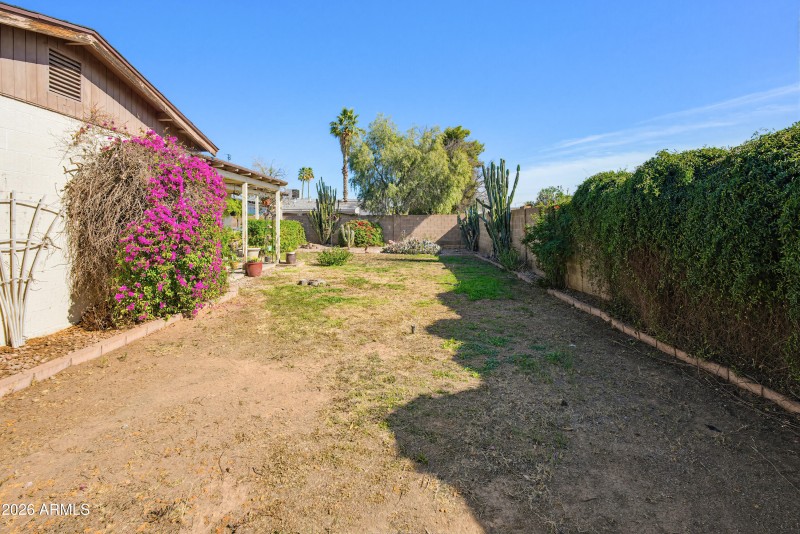 3321 W Greenway Rd-30