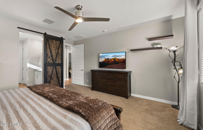 25-web-or-mls-Primary Bedroom4