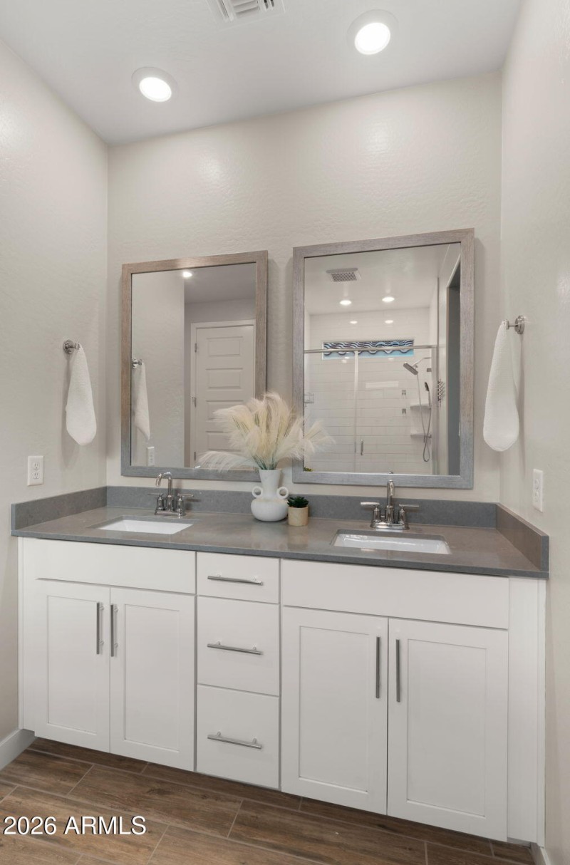 27-web-or-mls-Primary Bedroom1