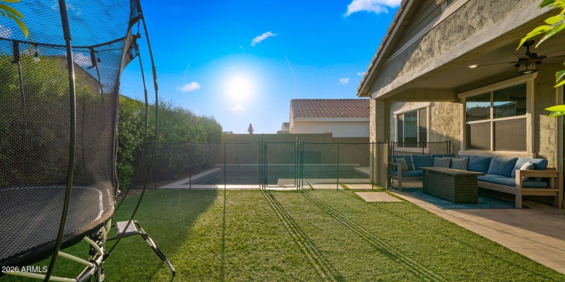 36-web-or-mls-Backyard9