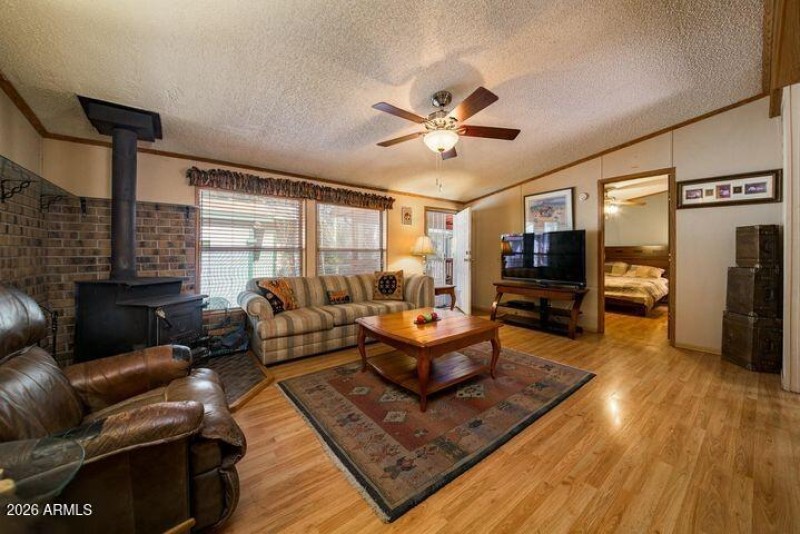 11 - Cozy Living Area