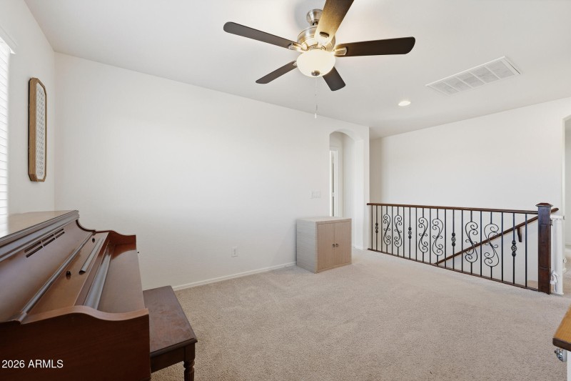 019-upstairs-flex-room