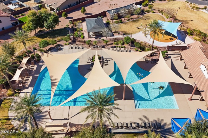 049-community-amenities