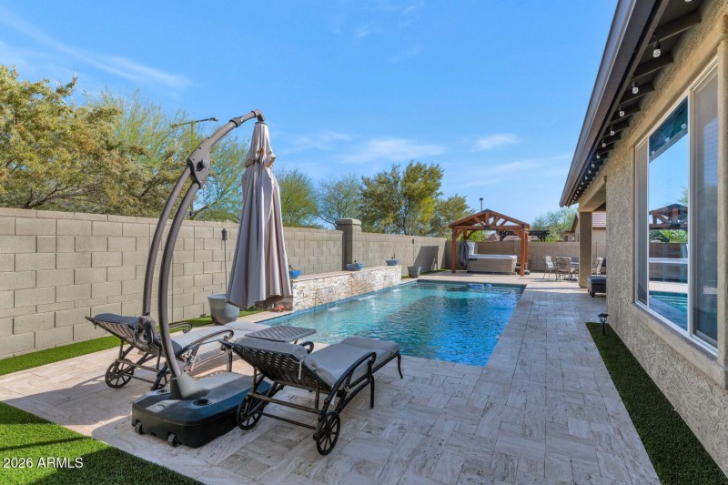 17012 W Sand Hills Rd-large-035-045-1701