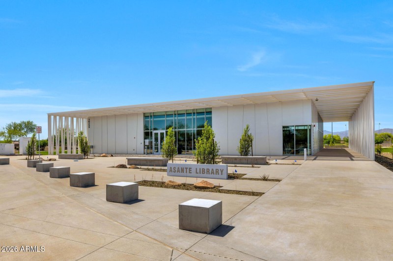 17012 W Sand Hills Rd-large-041-034-1701