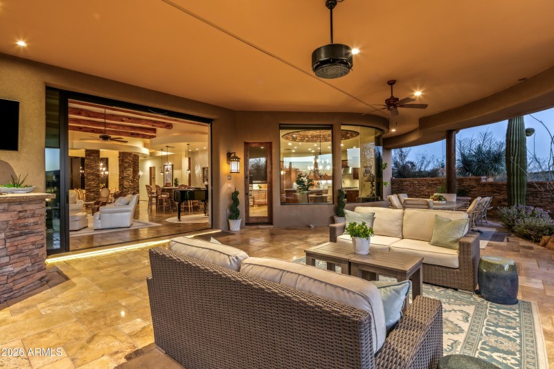 049_Seamless Indoor Outdoor Living