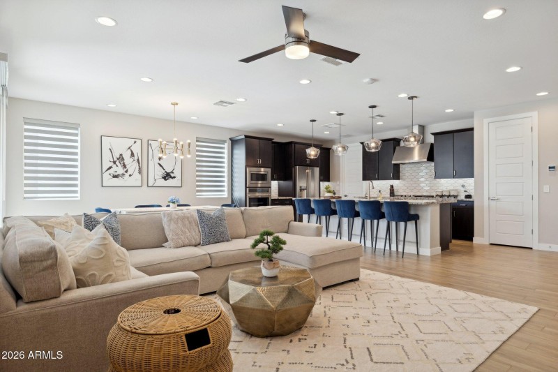 8-web-or-mls-6875-w-spur-dr