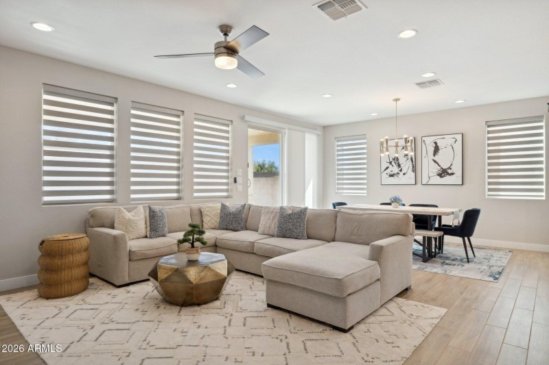 9-web-or-mls-6875-w-spur-dr