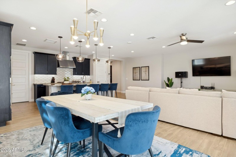 11-web-or-mls-6875-w-spur-dr