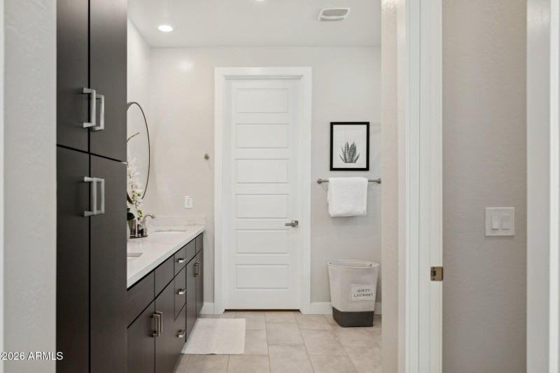 19-web-or-mls-6875-w-spur-dr