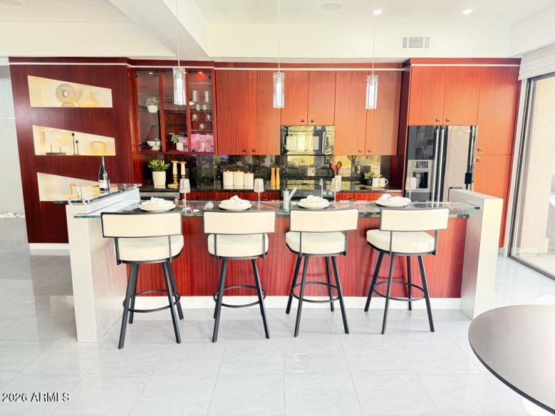 C6352C41-ECDB-4C89-B51A-0CFF6C899C3A_1_1