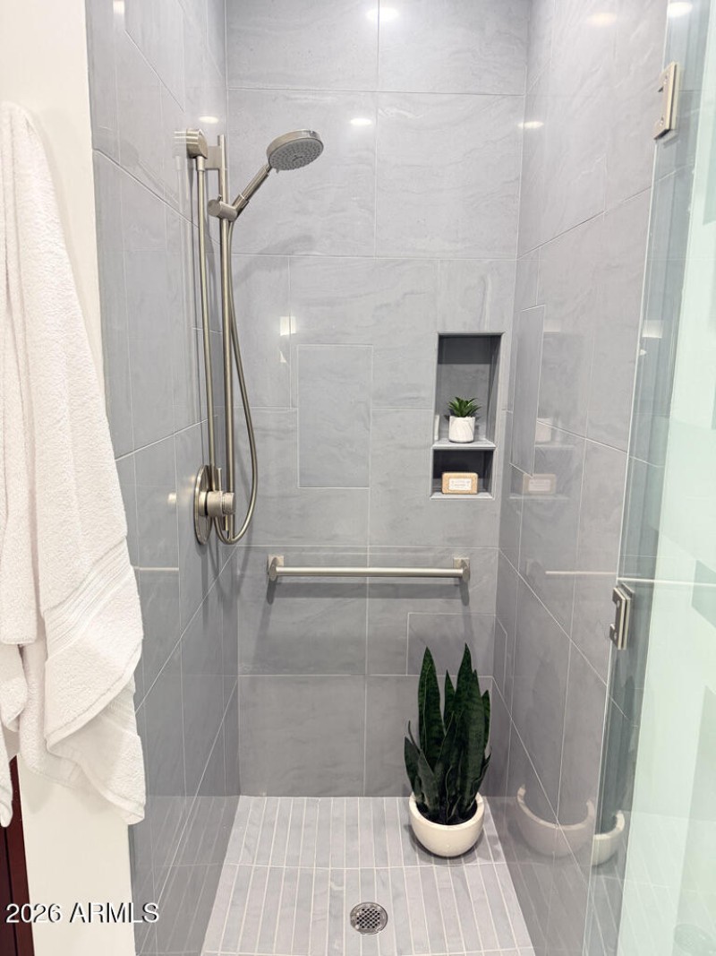 A0EBFF84-E937-46D5-8268-B26A1A03DD3C_1_1