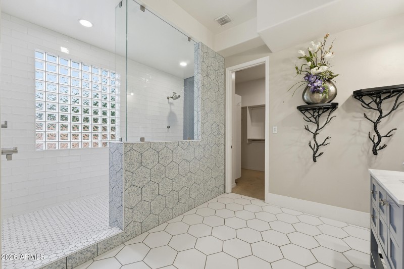 036-primary-bathroom