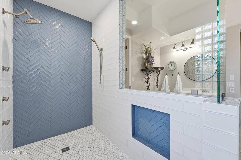 037-primary-bathroom