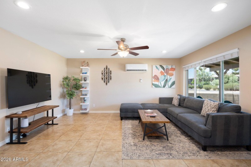 Living space furnished 2