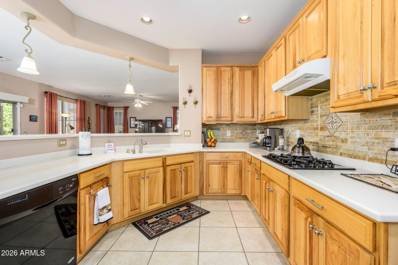 18-web-or-mls-Halifax-25