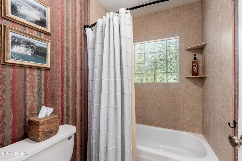 Tub & Shower Combo Bath