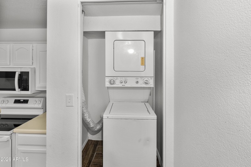 16 - Laundry closet